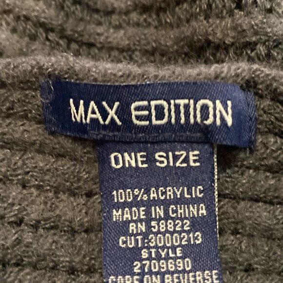 Max Edition Gray rib Knit shawl - Picture 3 of 3